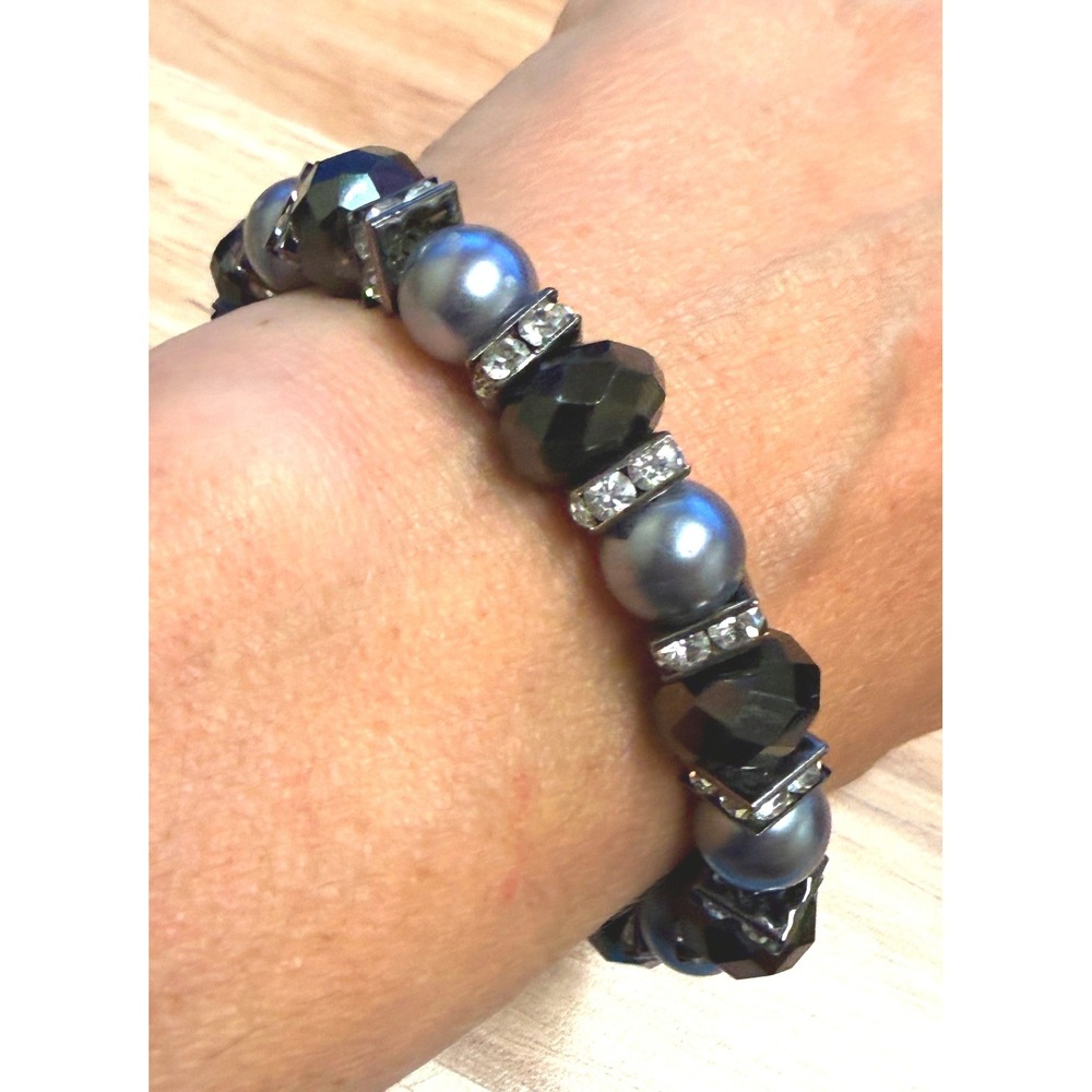 Gunmetal Grey Faux Pearl and Black Faceted Bead Rhinestone Stretch Bracelet